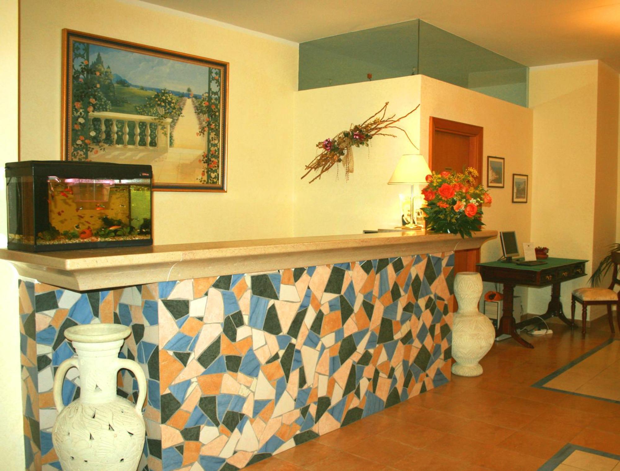 Park Hotel Villa Americana Rodi Garganico Esterno foto