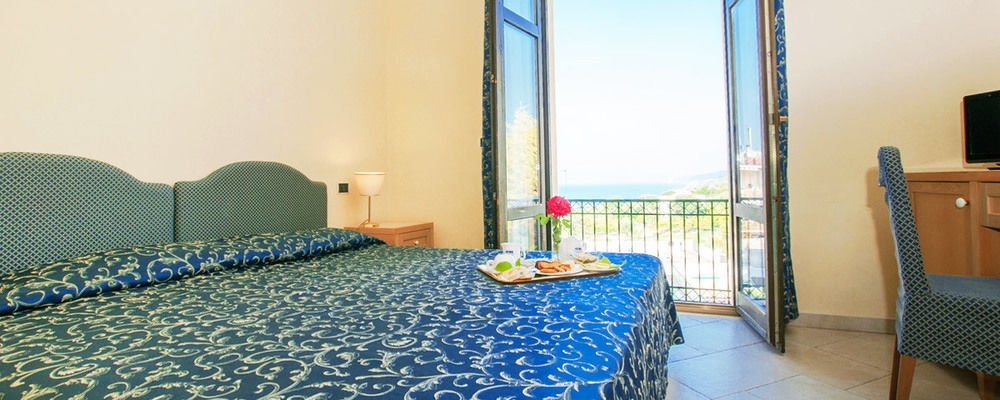 Park Hotel Villa Americana Rodi Garganico Esterno foto